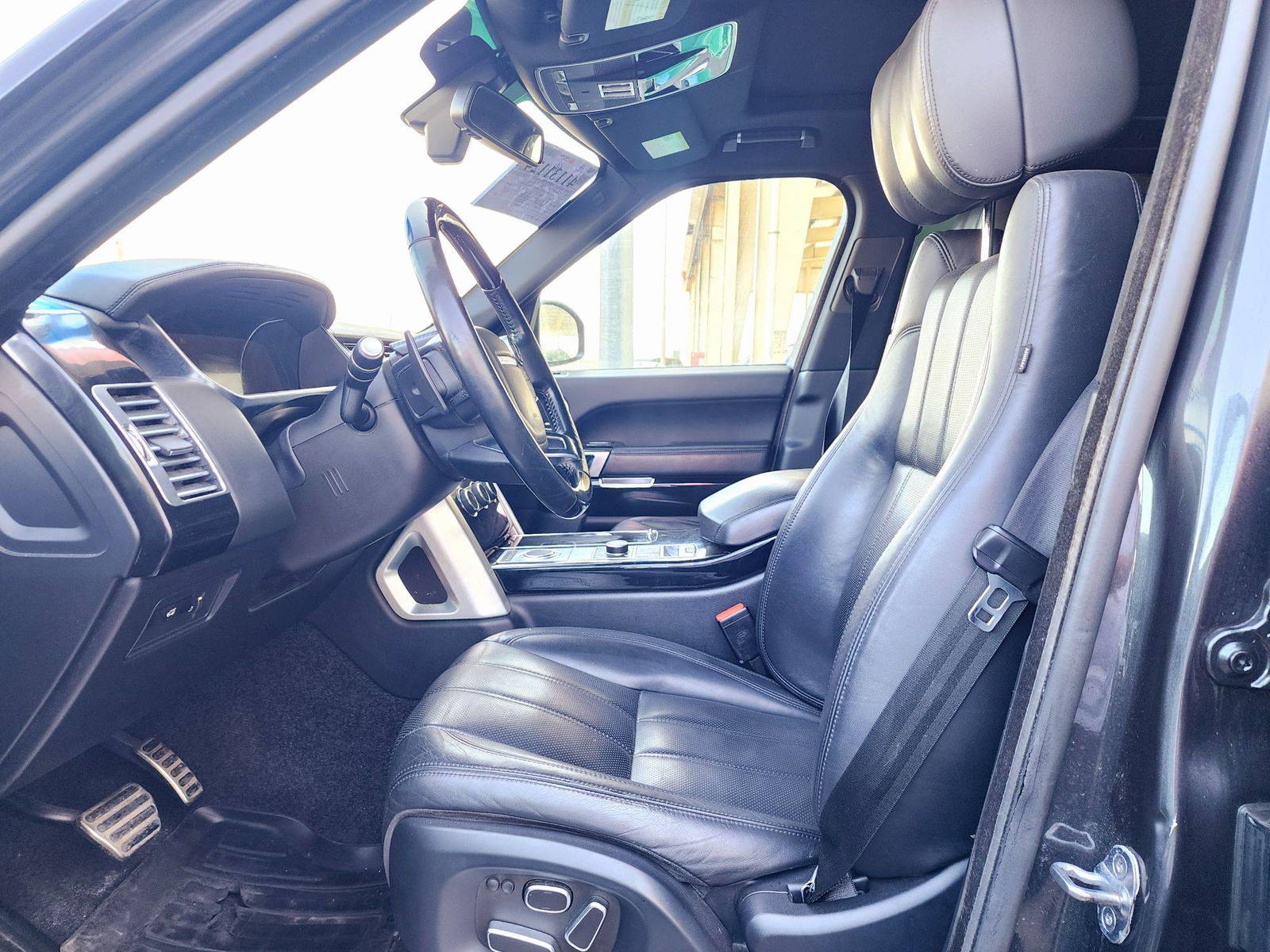 2013 LAND ROVER RANGE ROVER SUPERCHARGED — 130598 Miles — Lot 41131124 — Souq - Marhaba Auctions Used Cars - Image 9