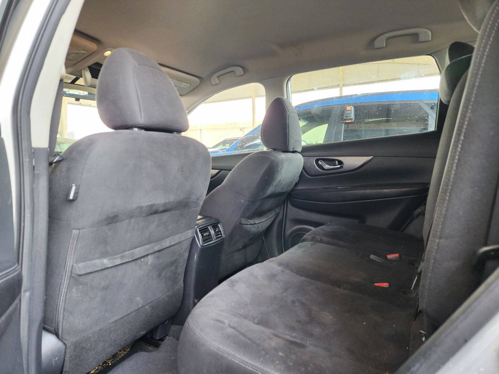 2015 NISSAN ROGUE — 136080 Miles — Lot P526402 — Souq - Marhaba Auctions Used Cars - Image 6