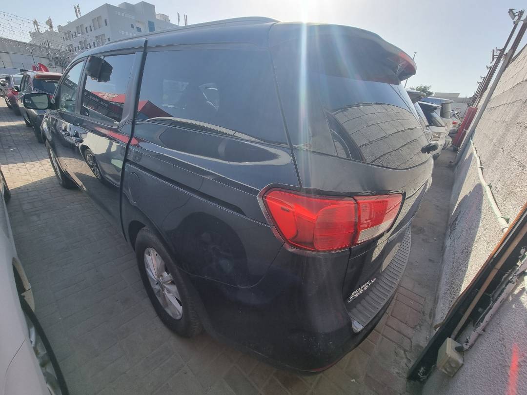 2015 KIA SEDONA — 150612 Miles — Lot 033779 — Ind. 12 - Marhaba Auctions Used Cars - Image 5