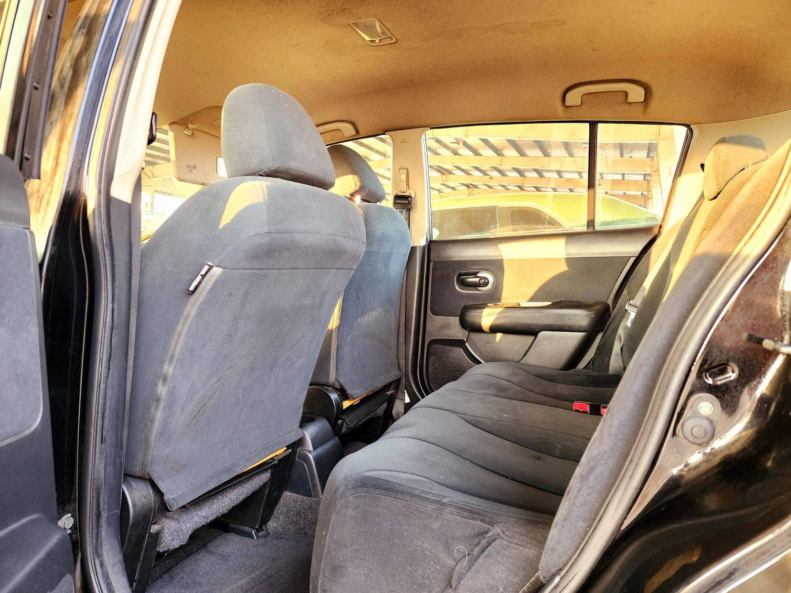 2010 NISSAN VERSA — 306923 Miles — Lot 71397114 — Souq - Marhaba Auctions Used Cars - Image 6
