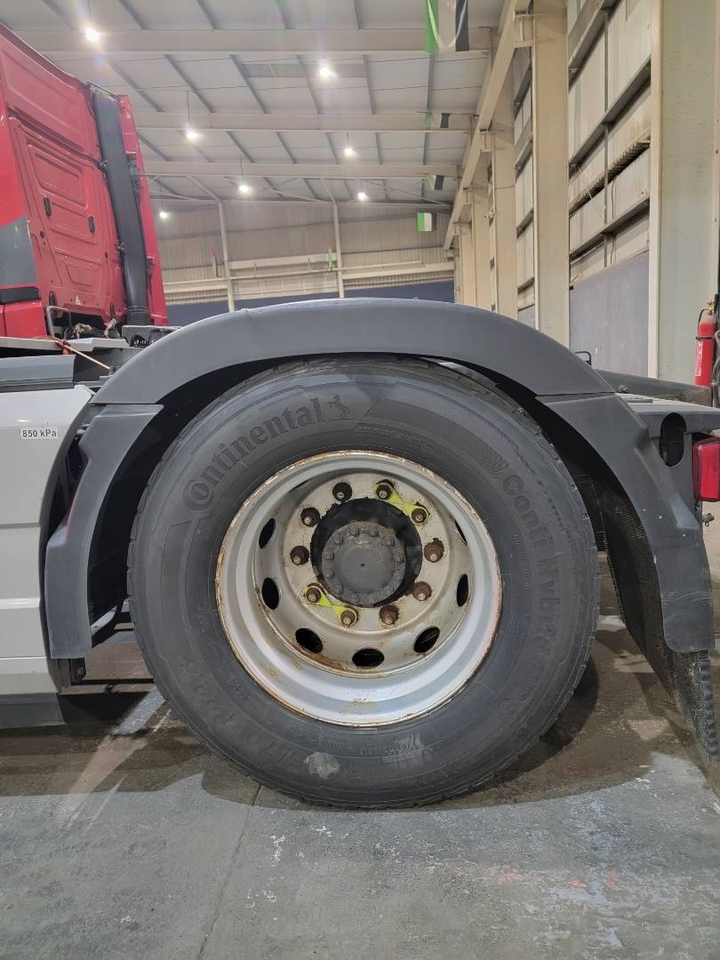 2015 VOLVO FH-Series — 978677 KM — Lot B726096 — Main - Marhaba Auctions Used Cars - Image 7