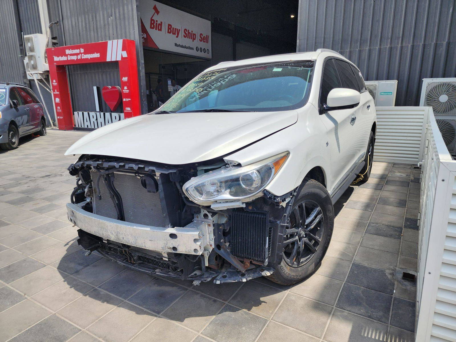 2014 INFINITI QX60 — 159156 KM — Lot C507352 — Souq - Marhaba Auctions Used Cars - Image 4