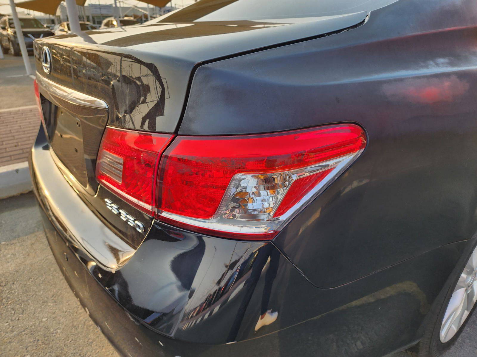 2011 LEXUS ES 350 — 133026 Miles — Lot 465714 — Souq - Marhaba Auctions Used Cars - Image 4
