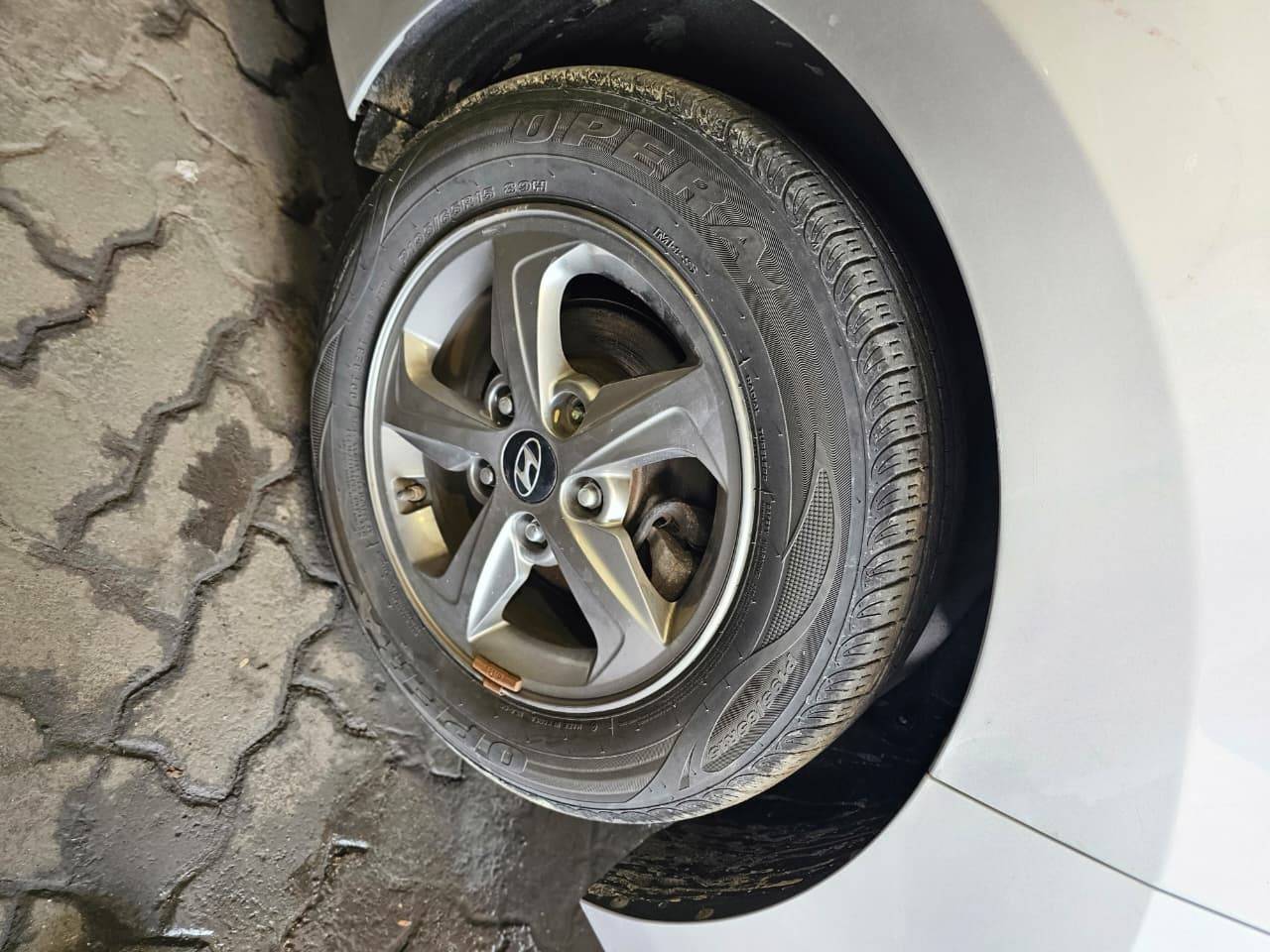 HYUNDAI AVANTE 2016 - Marhaba Auction Used Cars - Image 7