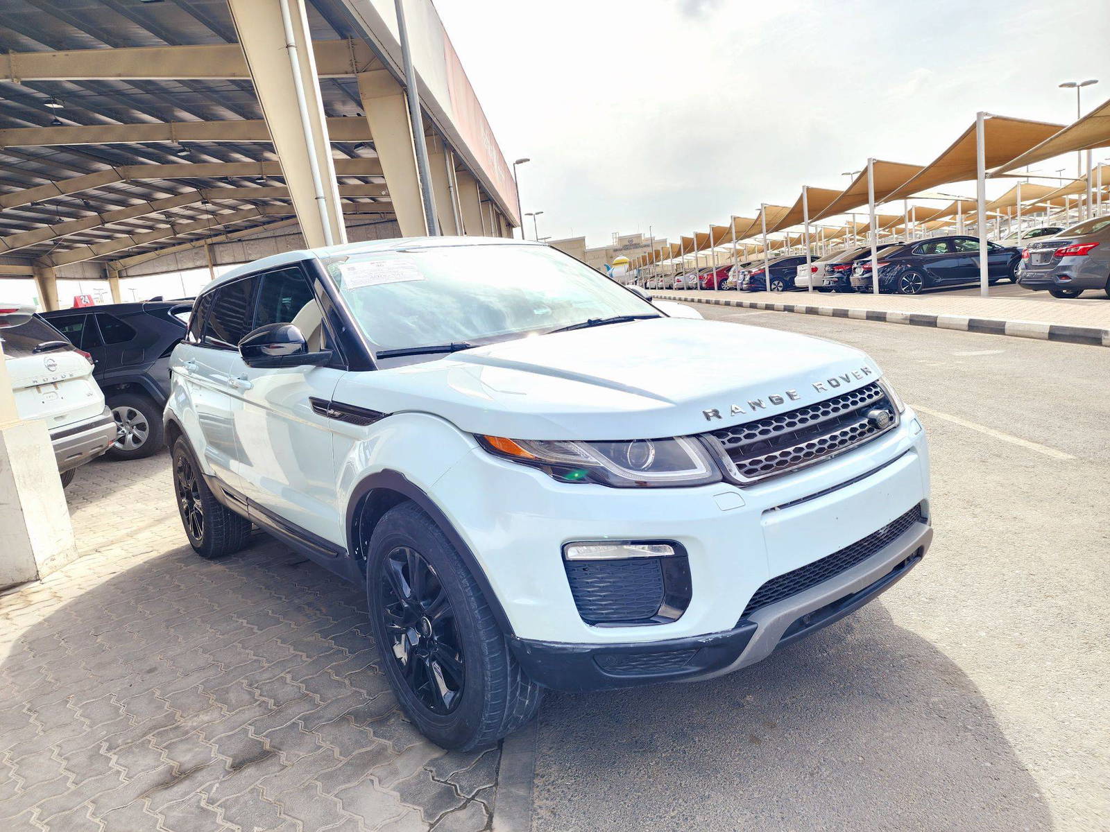 2016 LAND ROVER RANGE ROVER EVOQUE SE — 92140 Miles — Lot GH158474 — Souq - Marhaba Auctions Used Cars - Image 4