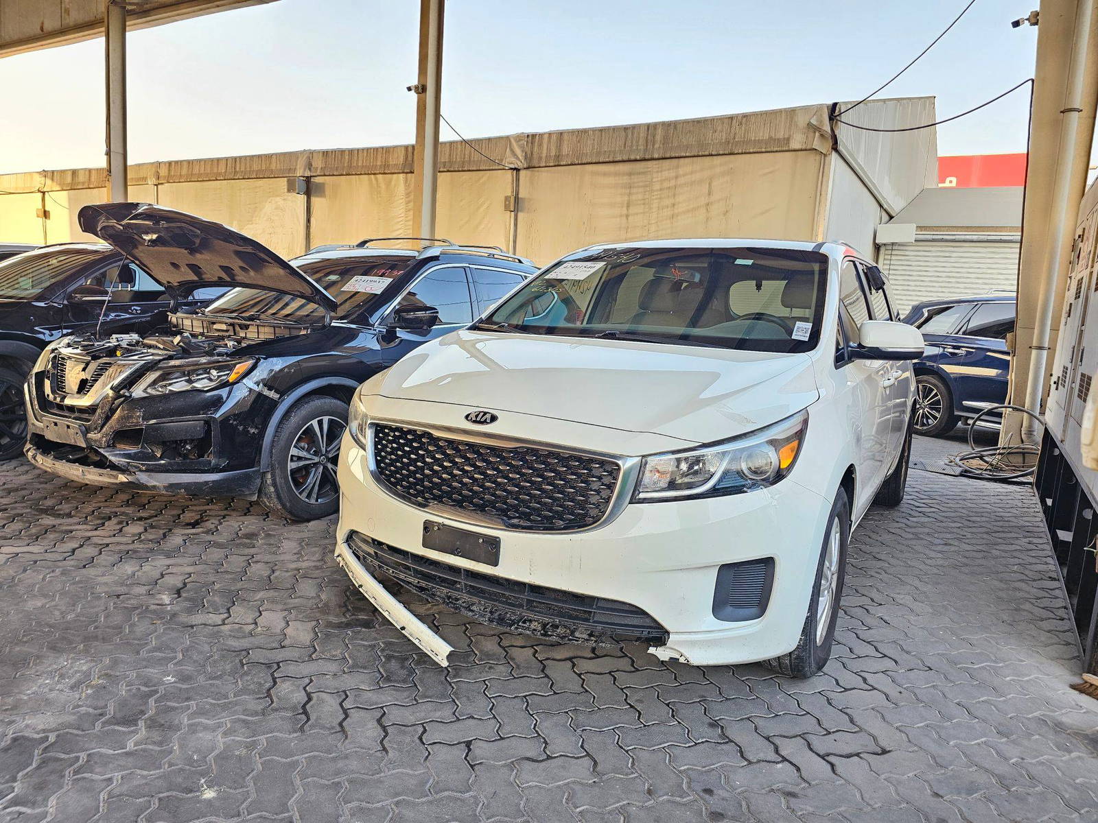 2015 KIA SEDONA — 151208 Miles — Lot 6059136 — Souq - Marhaba Auctions Used Cars - Image 4
