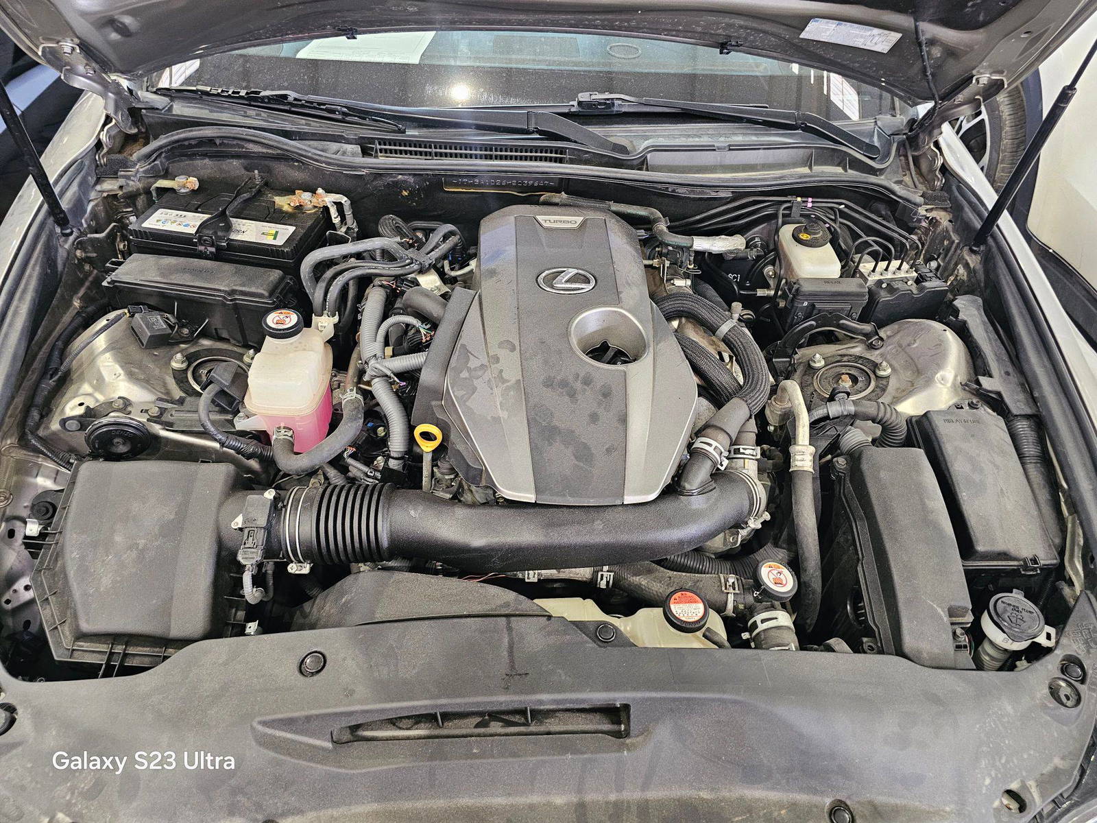 2017 LEXUS IS 200T — 94584 Miles — Lot H5039647 — Main - Marhaba Auctions Used Cars - Image 12
