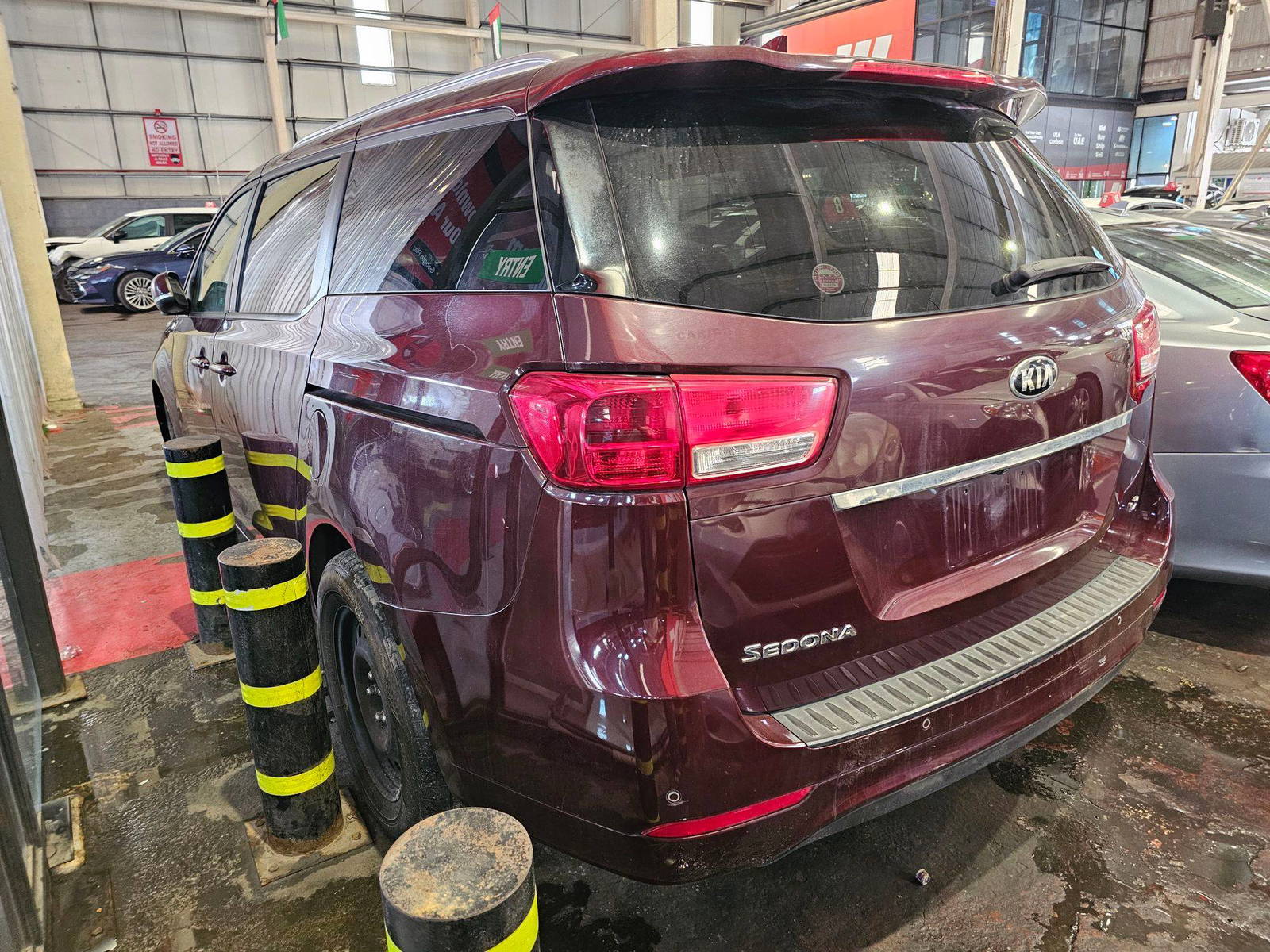 2017 KIA SEDONA — 168566 Miles — Lot XH6313384 — Souq - Marhaba Auctions Used Cars - Image 4