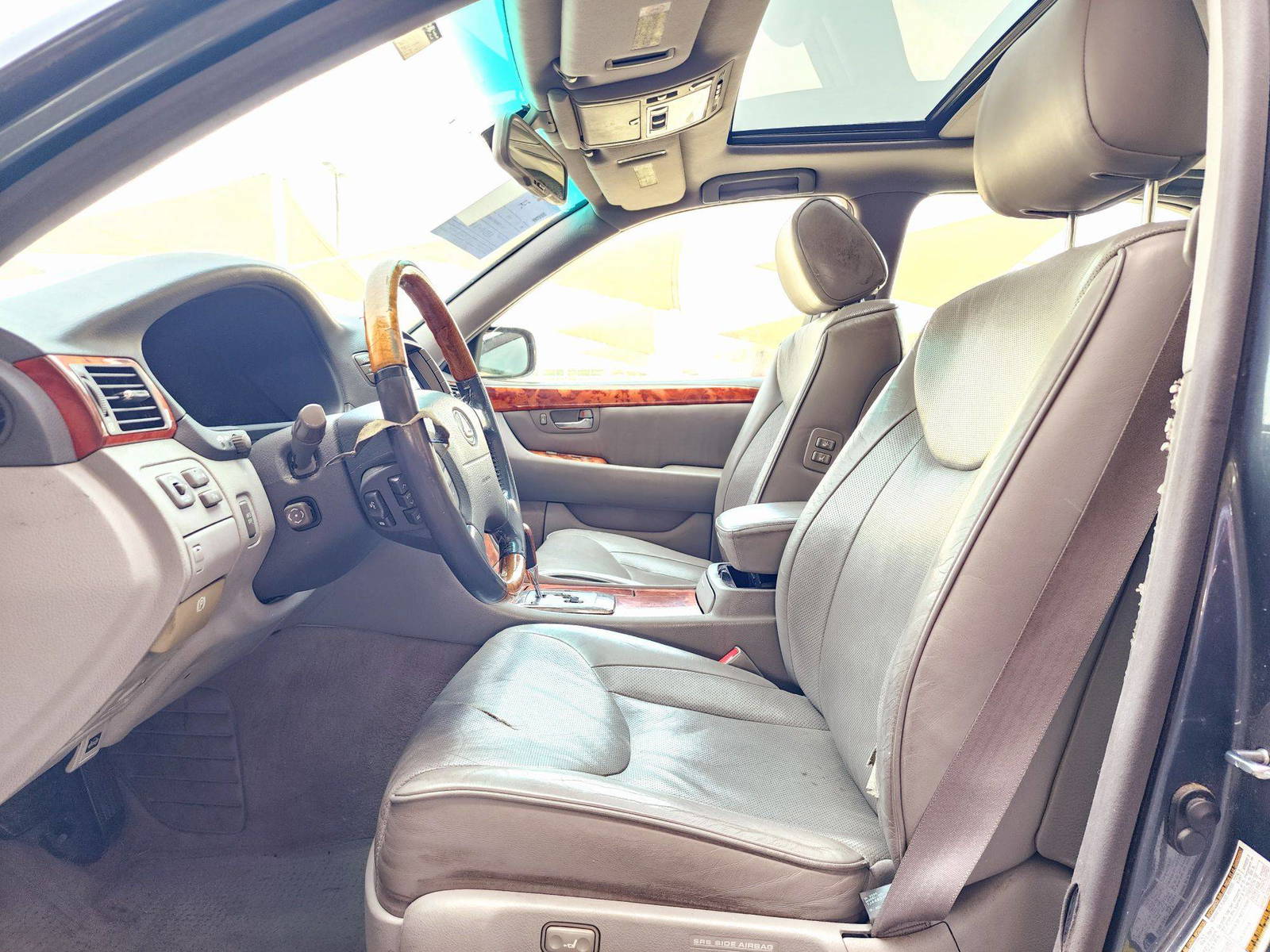 2005 LEXUS LS 430 — 266945 Miles — Lot 55008522 — Souq - Marhaba Auctions Used Cars - Image 9