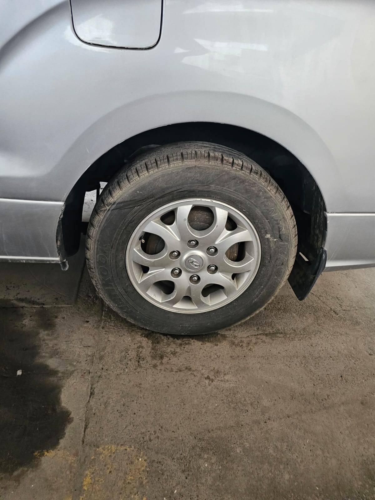 2010 HYUNDAI GRAND STAREX — 295715 KM — Lot AU200520 — Main - Marhaba Auctions Used Cars - Image 9