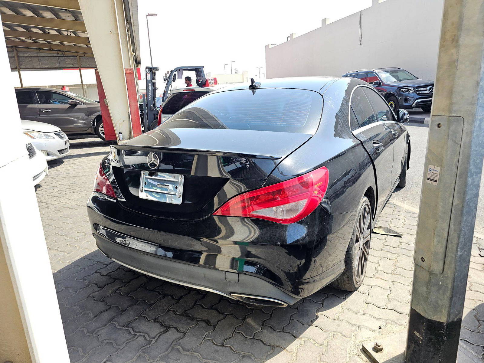 2017 MERCEDES BENZ CLA 250 — 186869 Miles — Lot 0HN454356 — Souq - Marhaba Auctions Used Cars - Image 5