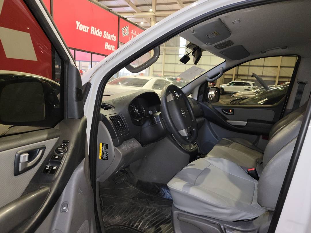 HYUNDAI GRAND STAREX 2017 - Marhaba Auction Used Cars - Image 5