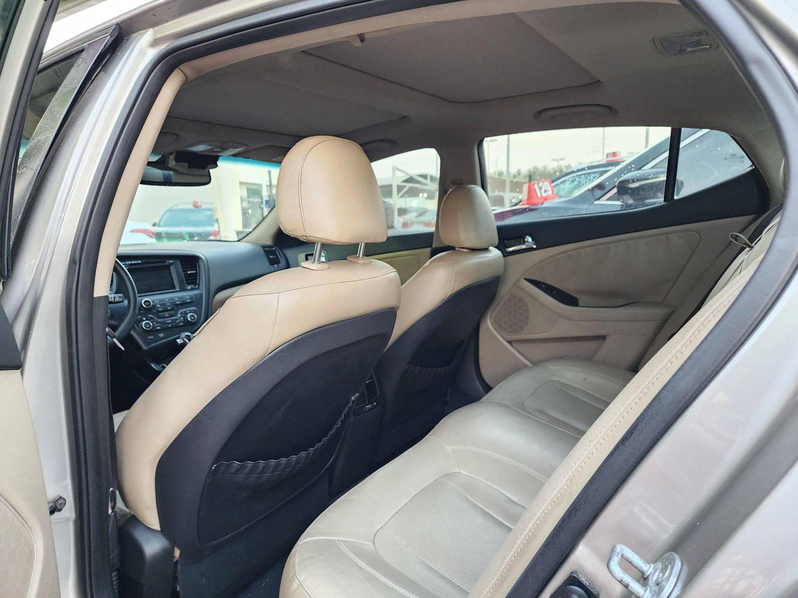 2011 KIA OPTIMA — 189532 Miles — Lot 49108 — Souq - Marhaba Auctions Used Cars - Image 6