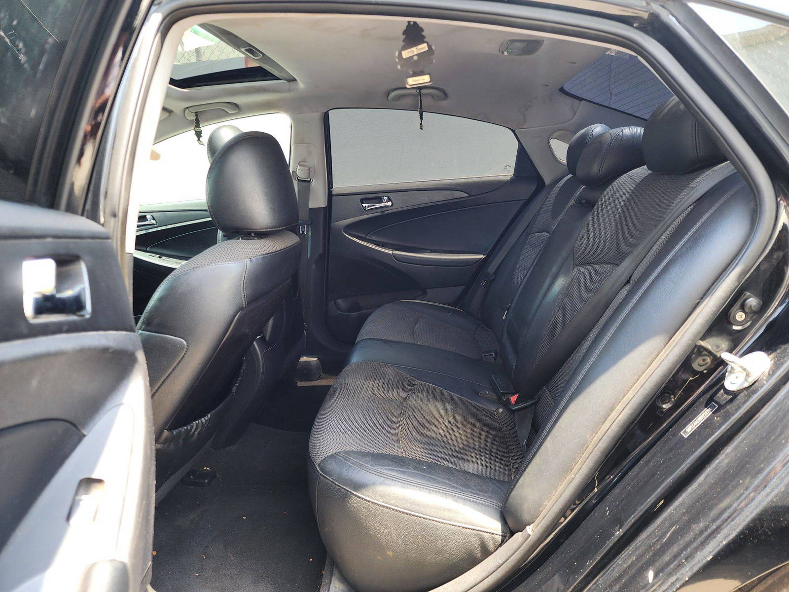 HYUNDAI SONATA 2011 - Marhaba Auction Used Cars - Image 7