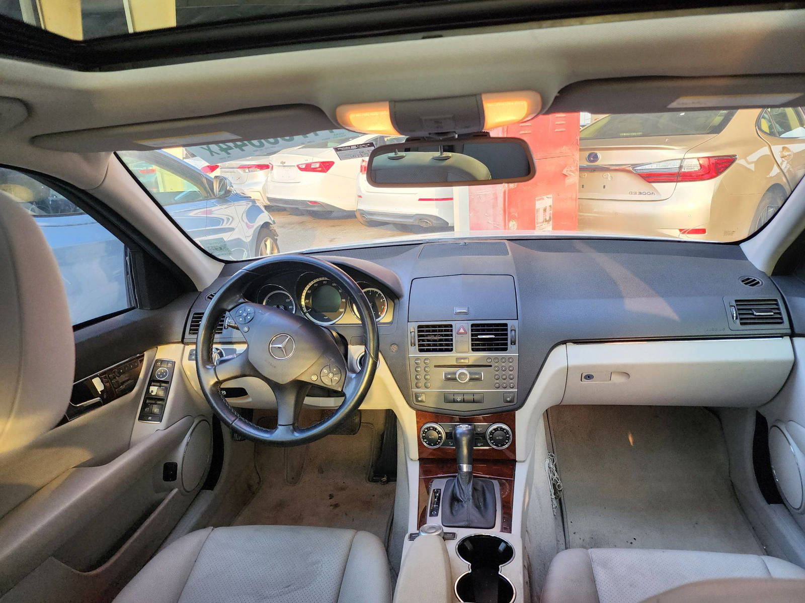 2011 MERCEDES BENZ C300 — 101371 Miles — Lot 44738344 — Souq - Marhaba Auctions Used Cars - Image 5