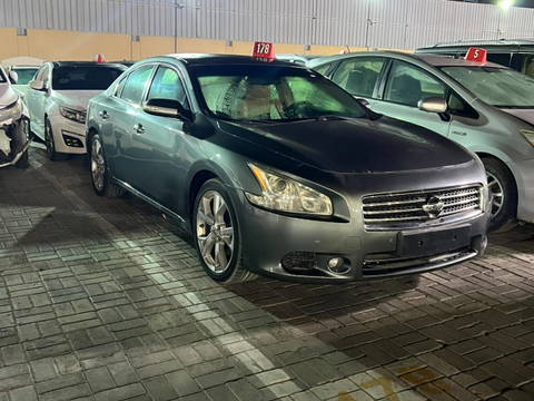 NISSAN MAXIMA