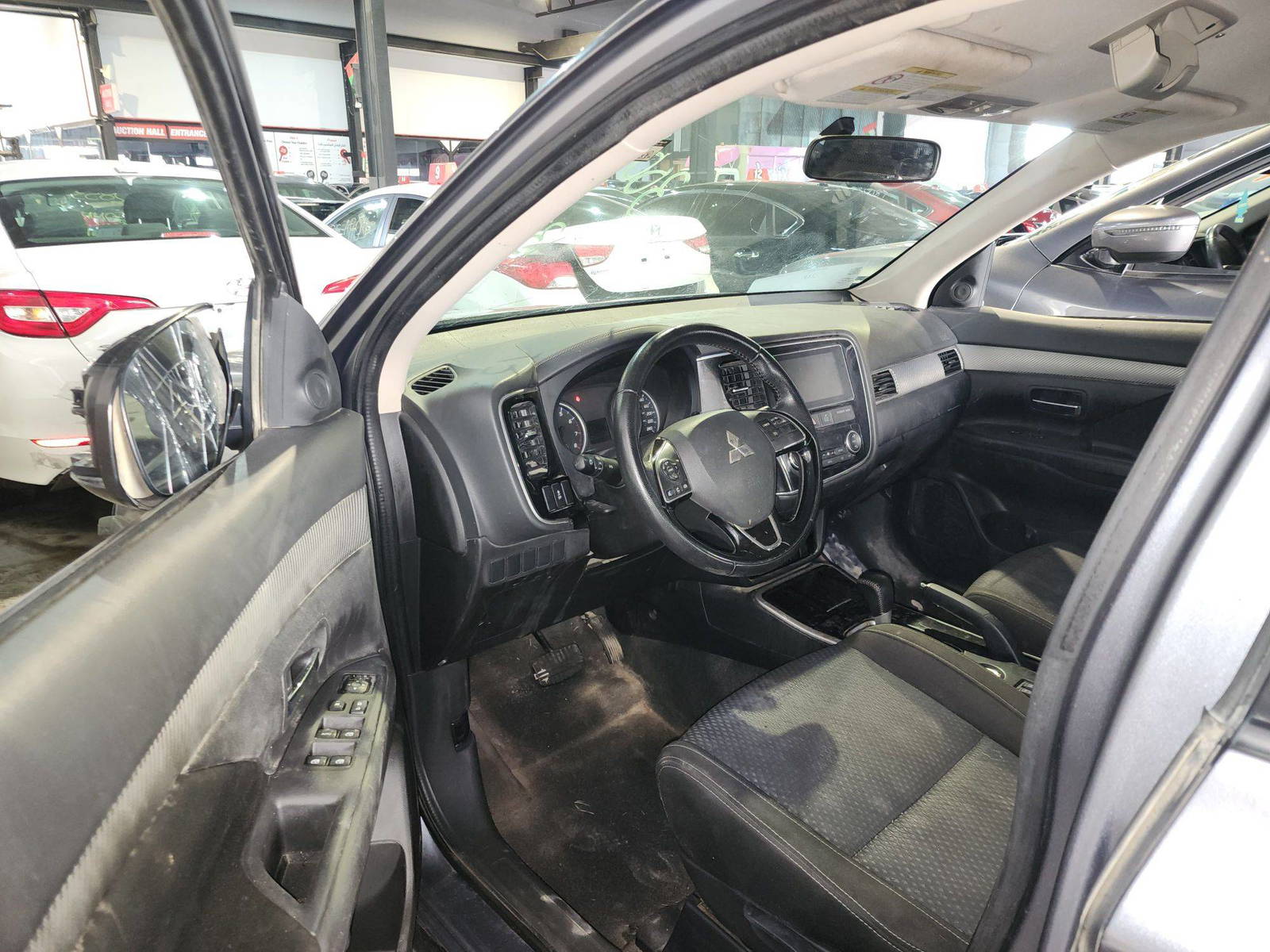 MITSUBISHI OUTLANDER 2018 - Marhaba Auction Used Cars - Image 9