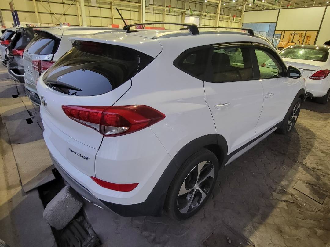 2017 HYUNDAI TUCSON — 111339 Miles — Lot 9HU550357 — Main - Marhaba Auctions Used Cars - Image 5