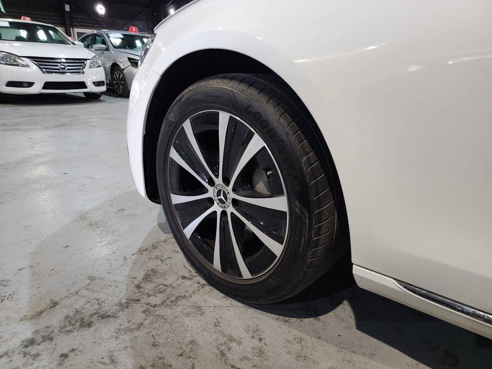 2021 MERCEDES BENZ E-300 — 17592 KM — Lot 002409 — Main - Marhaba Auctions Used Cars - Image 17