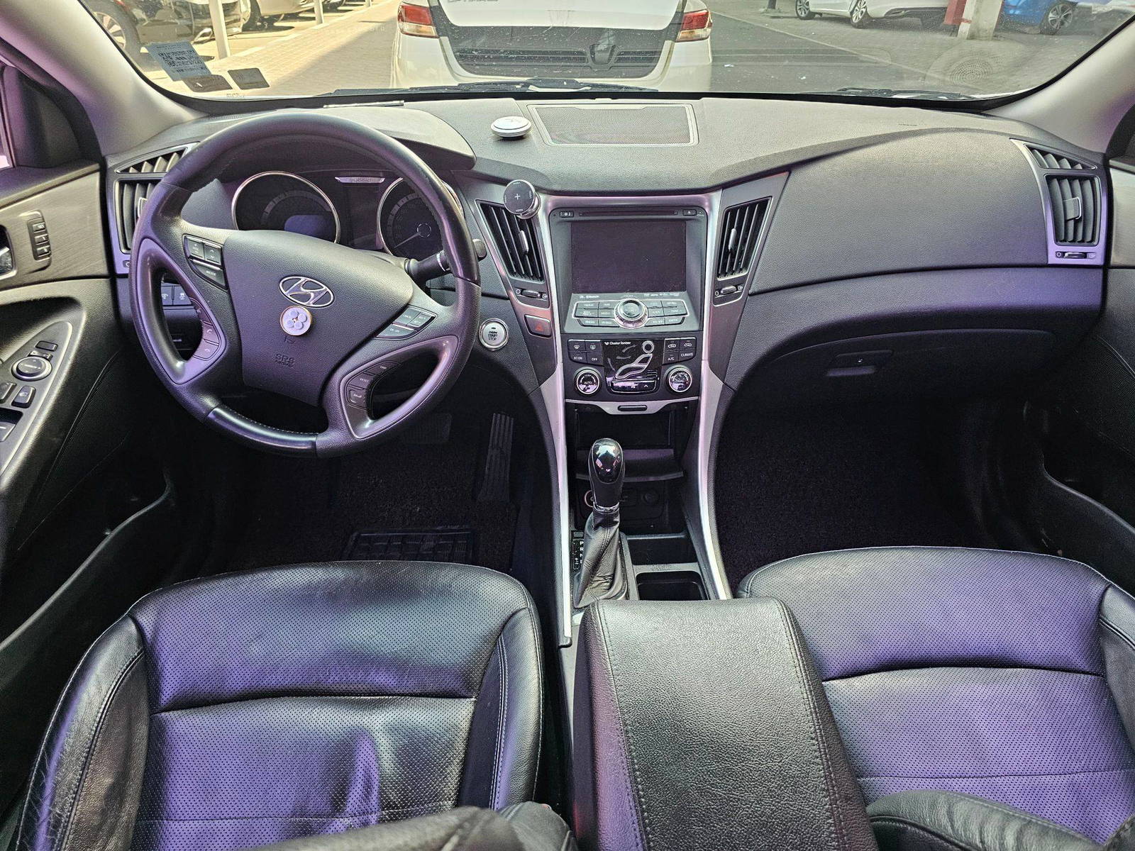 2012 HYUNDAI SONATA — 195169 KM — Lot 008754 — Souq - Marhaba Auctions Used Cars - Image 7