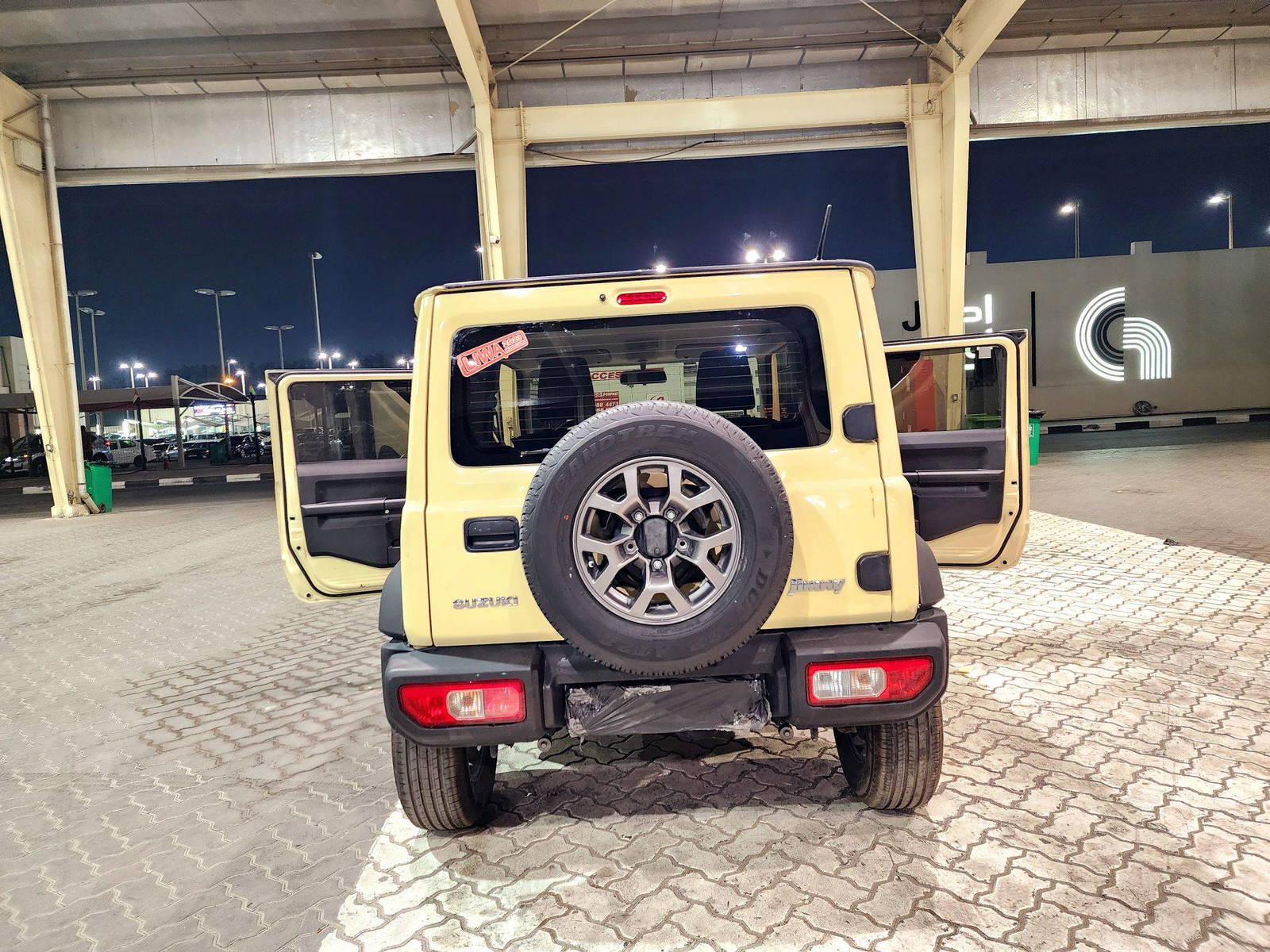 2021 SUZUKI JIMNY — 72239 KM — Lot M5101568 — Souq - Marhaba Auctions Used Cars - Image 3