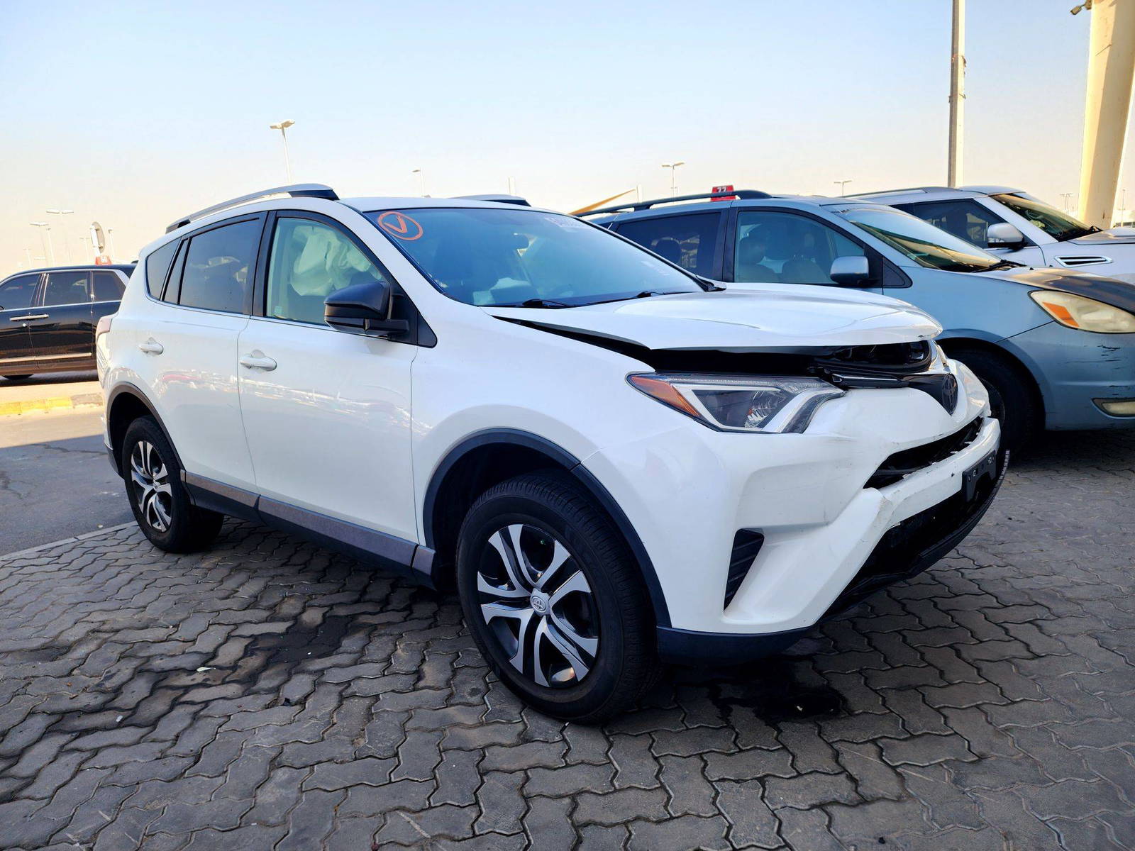 2016 TOYOTA RAV4 — 96231 Miles — Lot 64093504 — Souq - Marhaba Auctions Used Cars - Image 4