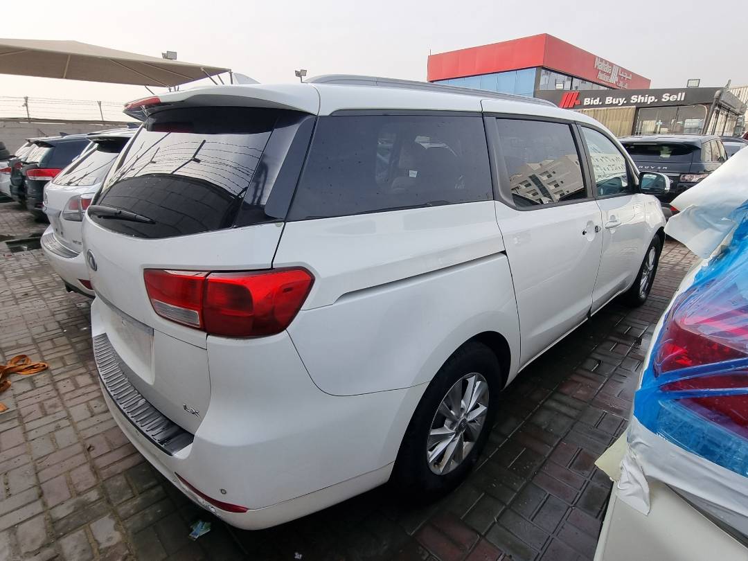 2015 KIA SEDONA — 180230 Miles — Lot 18339 — Ind. 12 - Marhaba Auctions Used Cars - Image 4