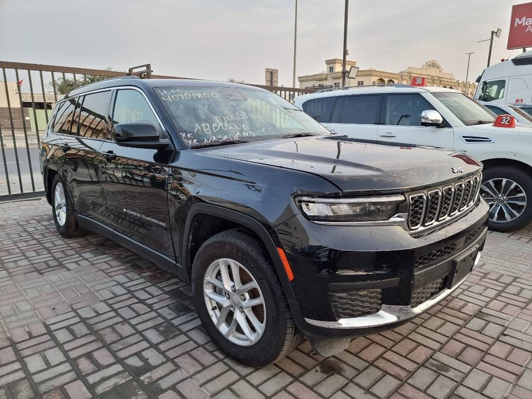 2023 JEEP GRAND CHEROKEE LAREDO — 37819 Miles — Lot 894752 — Al Surrah - Marhaba Auctions Used Cars - Image 3