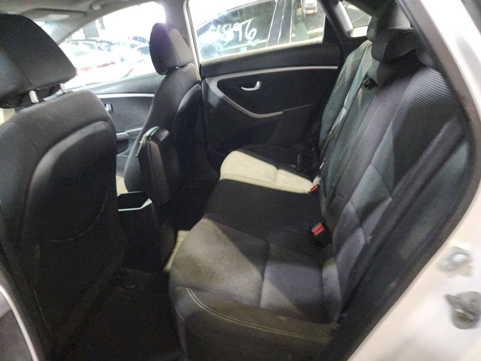 2013 HYUNDAI ELANTRA GT — 192540 KM — Lot 46208 — Al Quoz - Marhaba Auctions Used Cars - Image 7