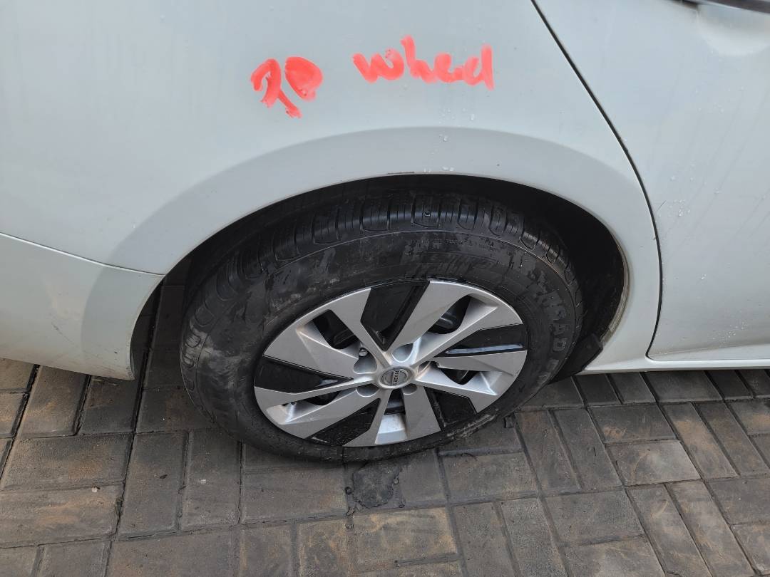 2019 NISSAN ALTIMA — 89316 Miles — Lot 76997813 - Marhaba Auctions Used Cars - Image 4