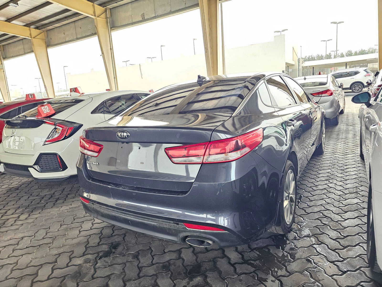2017 KIA OPTIMA — 185626 KM — Lot 45558275 — Souq - Marhaba Auctions Used Cars - Image 3