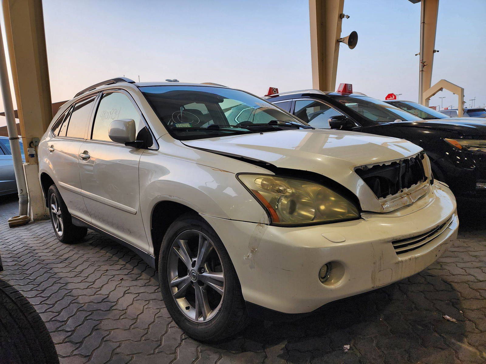 2006 LEXUS RX 400 — 203592 Miles — Lot 48100934 — Main - Marhaba Auctions Used Cars - Image 4