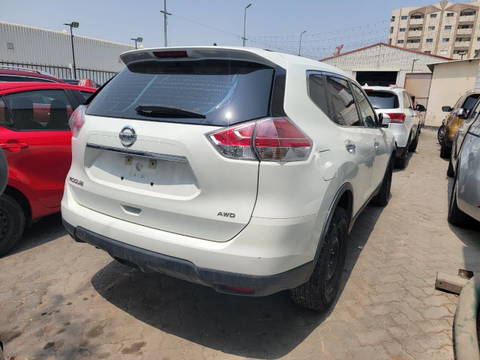 2015 NISSAN ROGUE at Marhaba Auctions