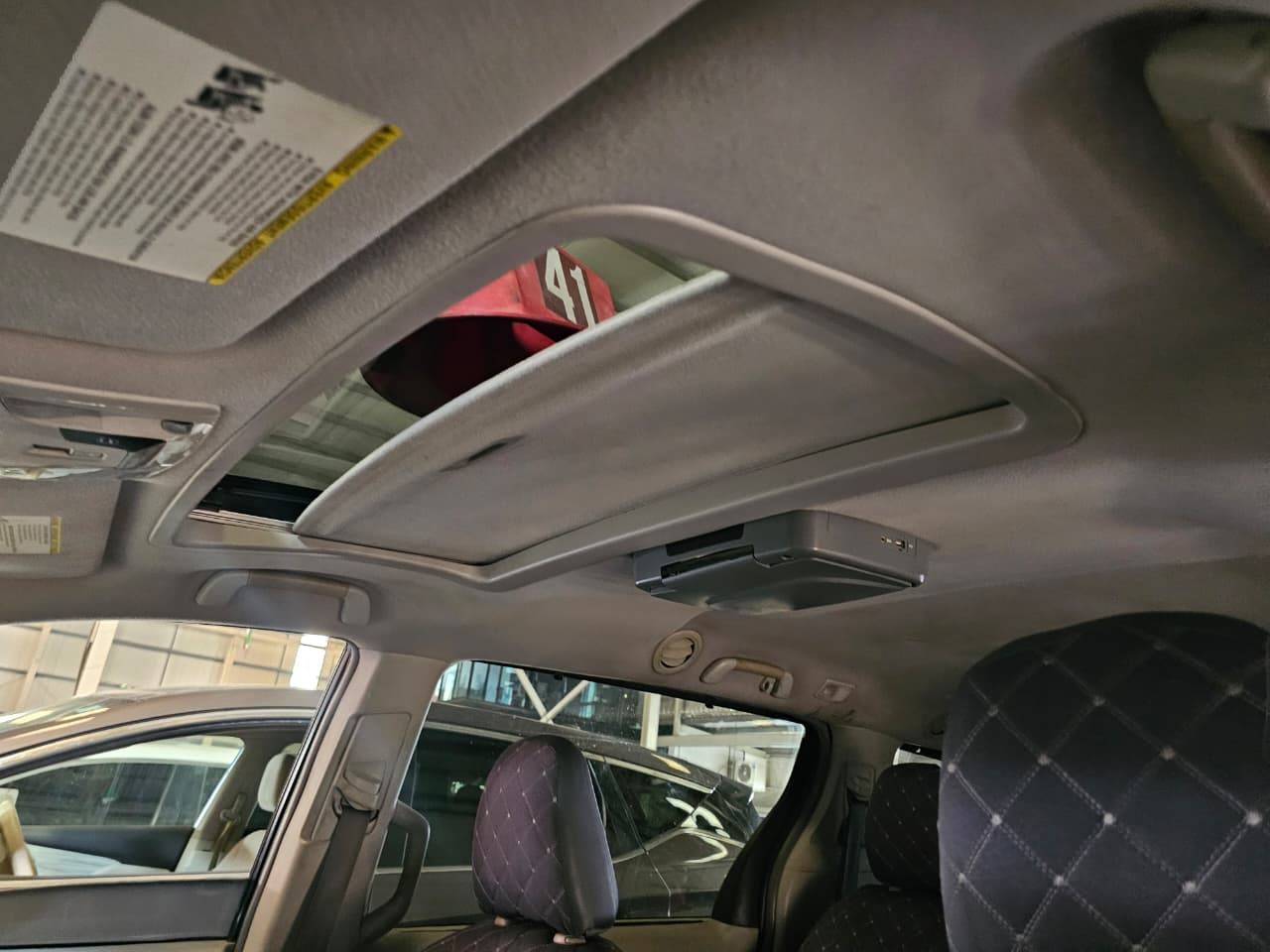 2013 TOYOTA SIENNA — Lot S382406 — Main - Marhaba Auctions Used Cars - Image 8