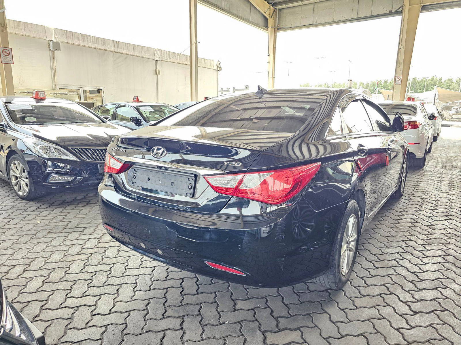 2012 HYUNDAI SONATA — 173456 KM — Lot 455498 — Souq - Marhaba Auctions Used Cars - Image 4