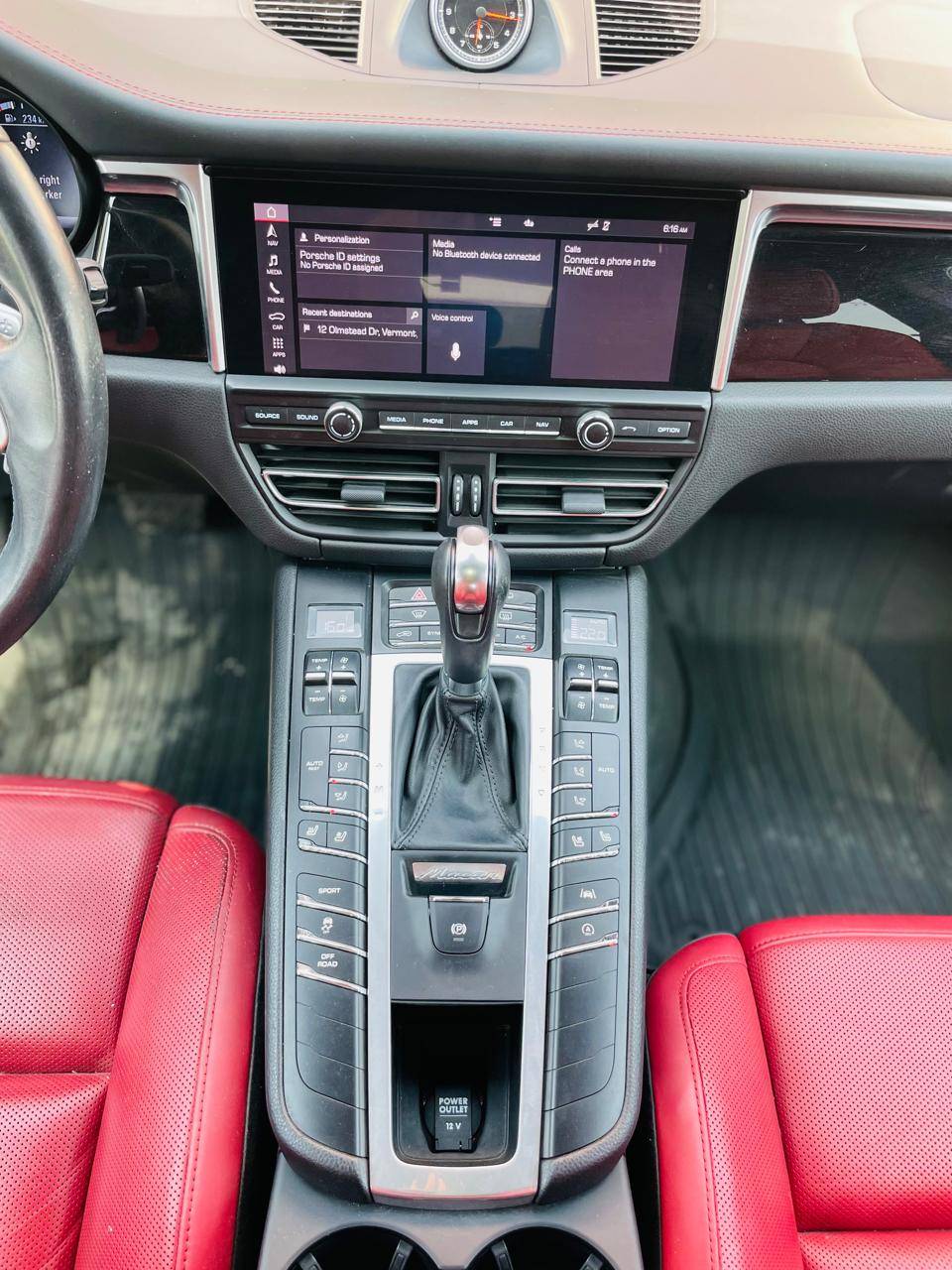 PORSCHE MACAN 2021 - Marhaba Auction Used Cars - Image 8