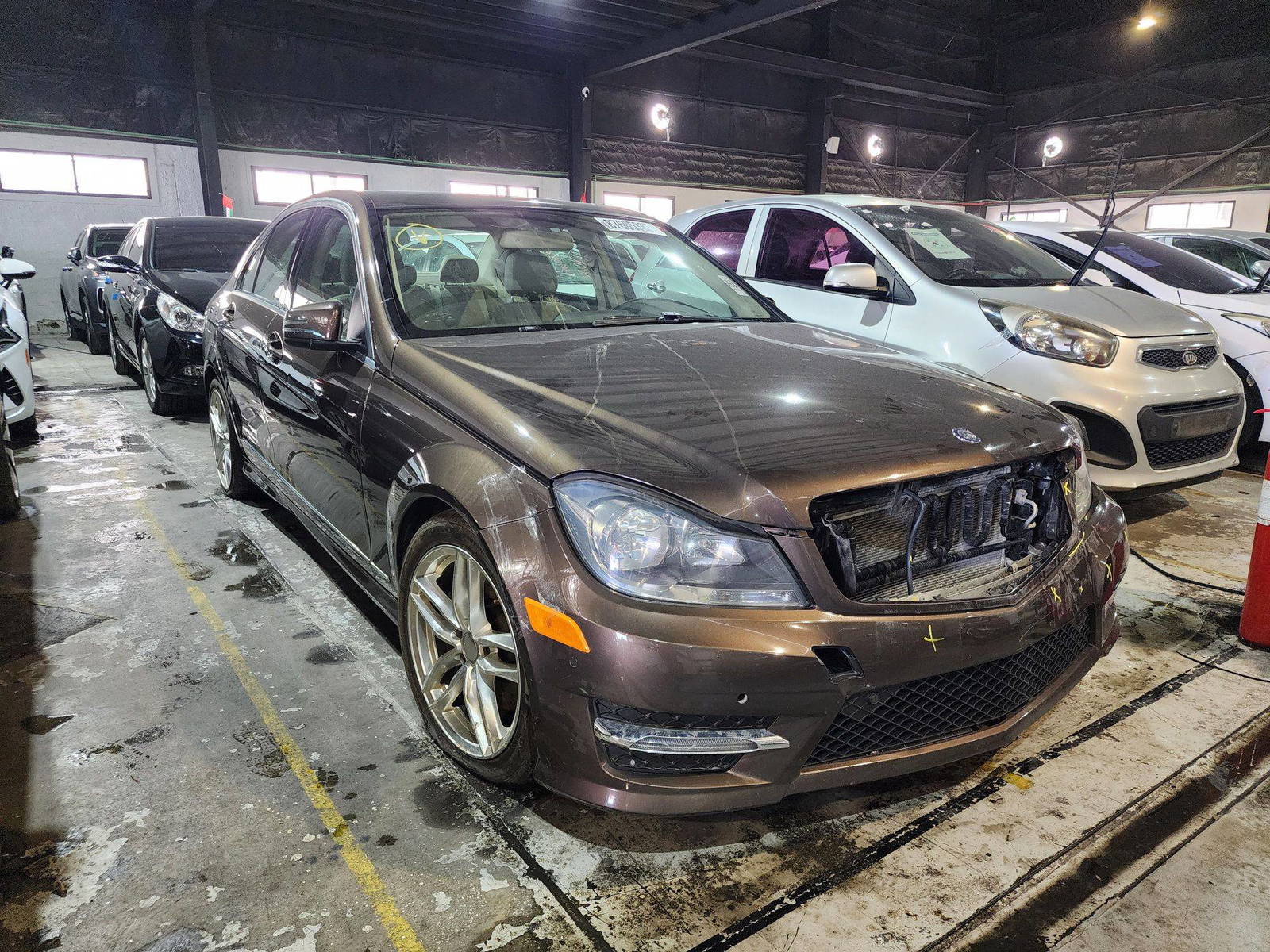 2013 MERCEDES BENZ C300 — 165903 KM — Lot 87605385 — Al Quoz - Marhaba Auctions Used Cars - Image 4