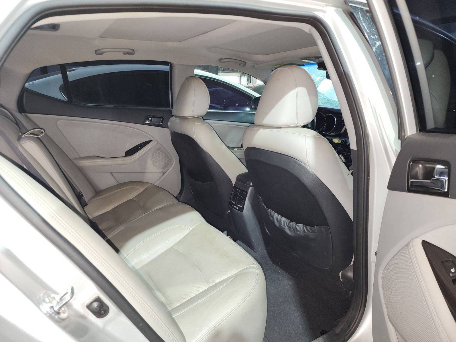 2012 KIA OPTIMA — 172332 Miles — Lot 039066 — Al Quoz - Marhaba Auctions Used Cars - Image 8