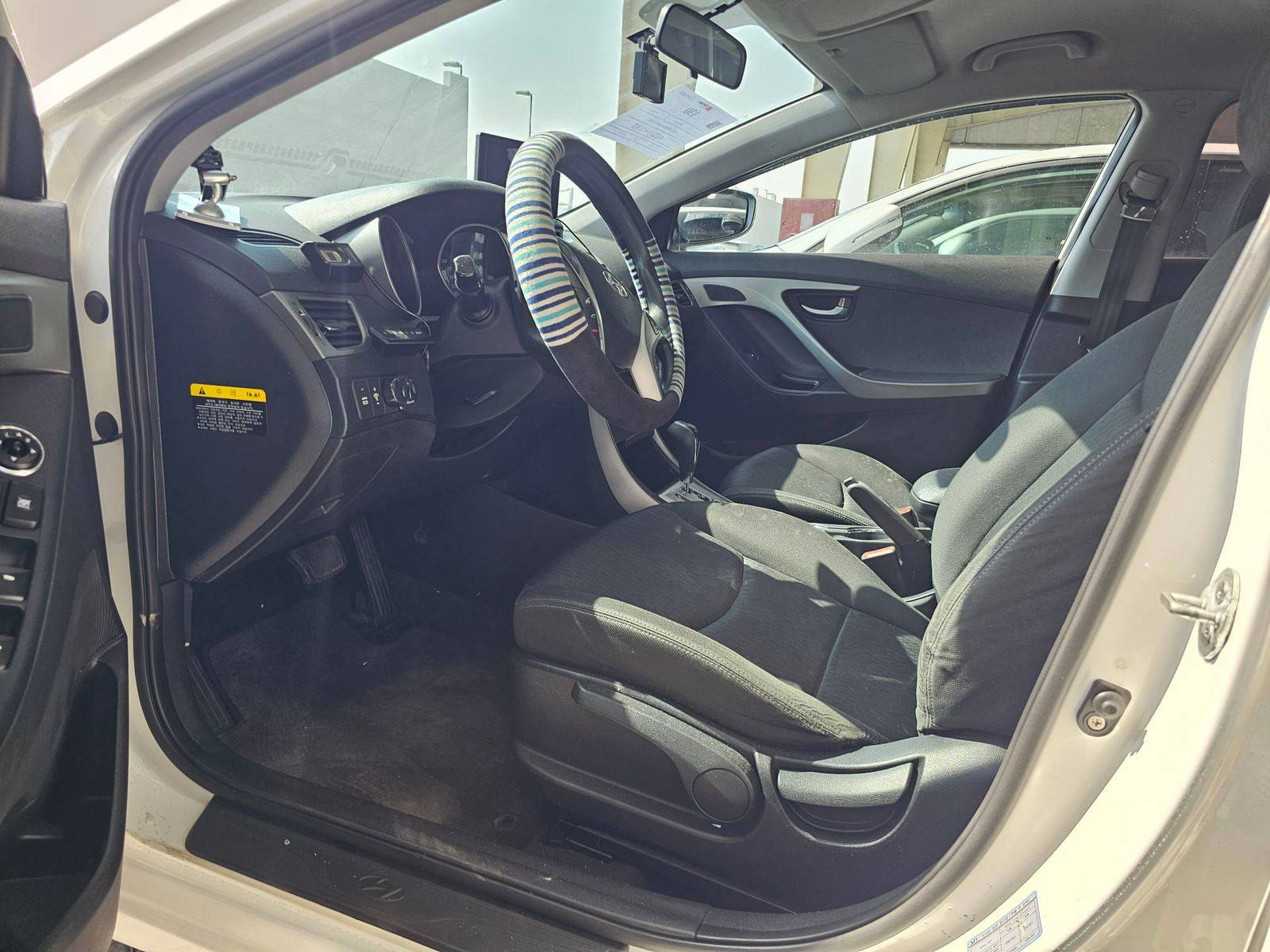 2012 HYUNDAI AVANTE — 90763 KM — Lot 275393 — Souq - Marhaba Auctions Used Cars - Image 8