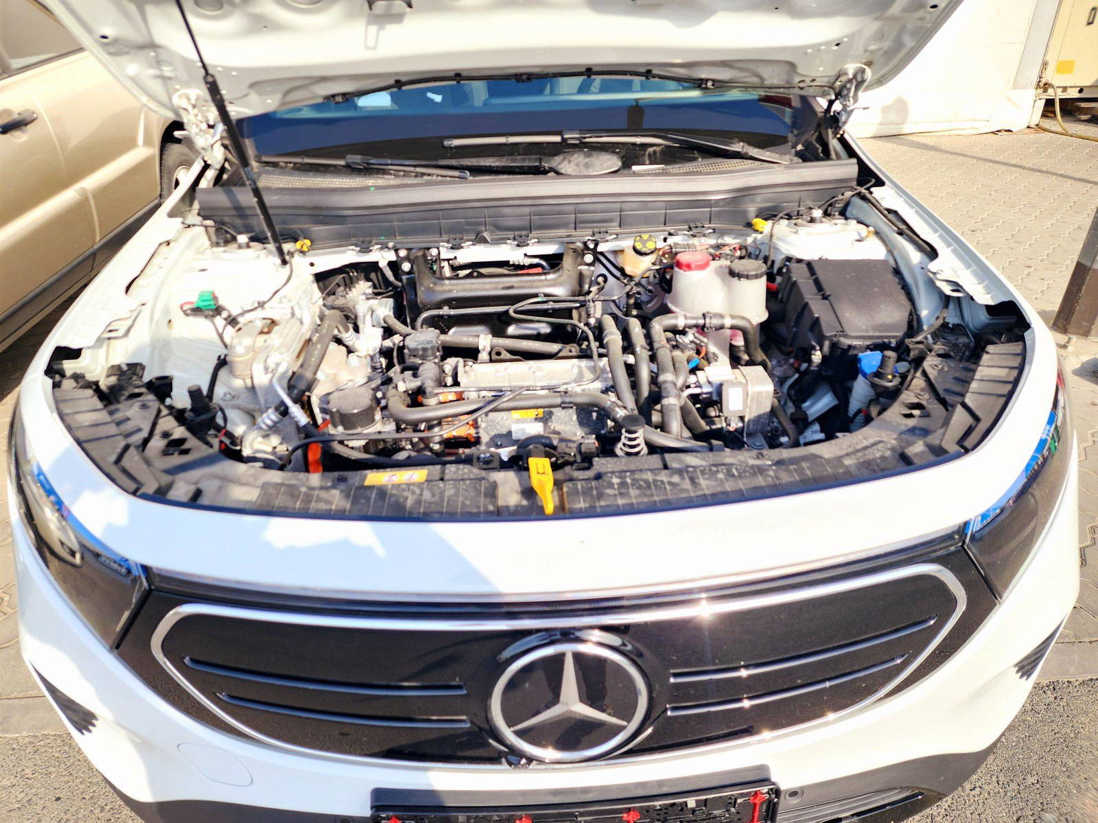 2024 MERCEDES BENZ EQB 350 — 16840 KM — Lot M1CB9RN059748 — Souq - Marhaba Auctions Used Cars - Image 11