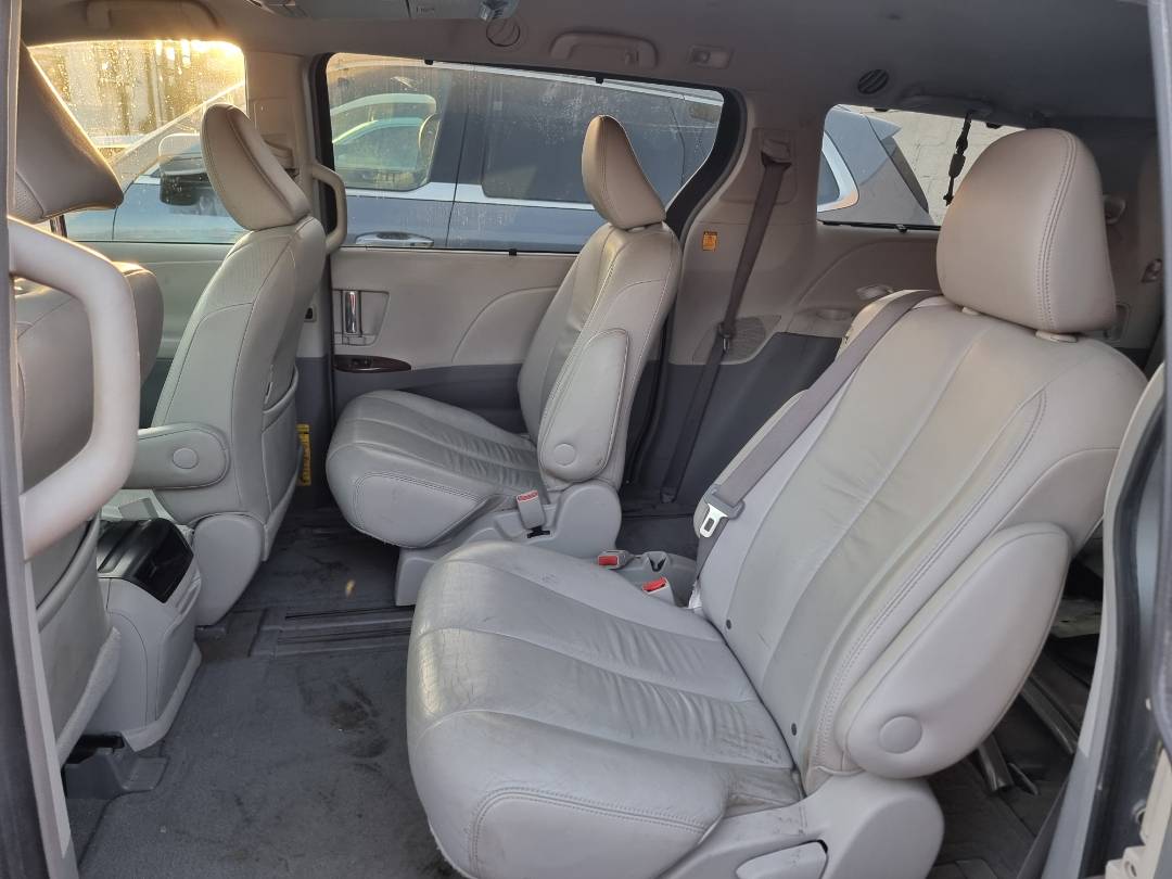 2011 TOYOTA SIENNA — 230913 Miles — Lot 42807201 — Main - Marhaba Auctions Used Cars - Image 17