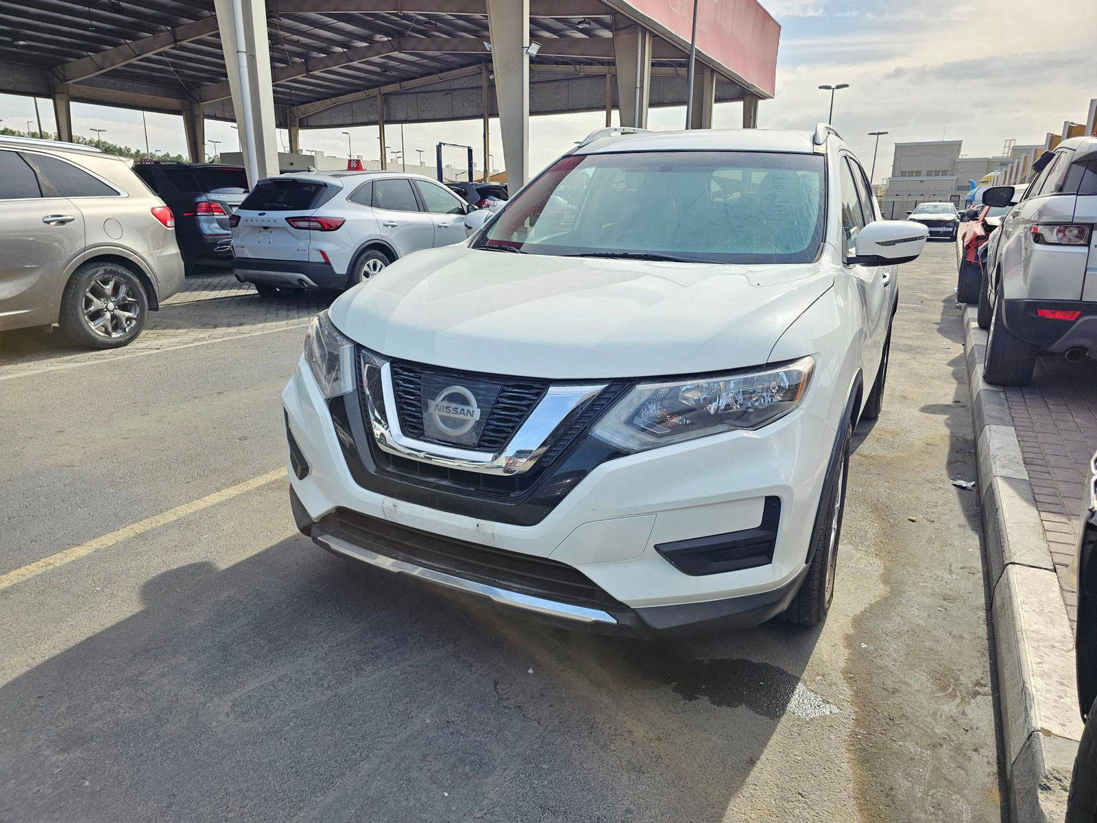 2017 NISSAN ROGUE — 122656 Miles — Lot VXHP585735 — Souq - Marhaba Auctions Used Cars - Image 5