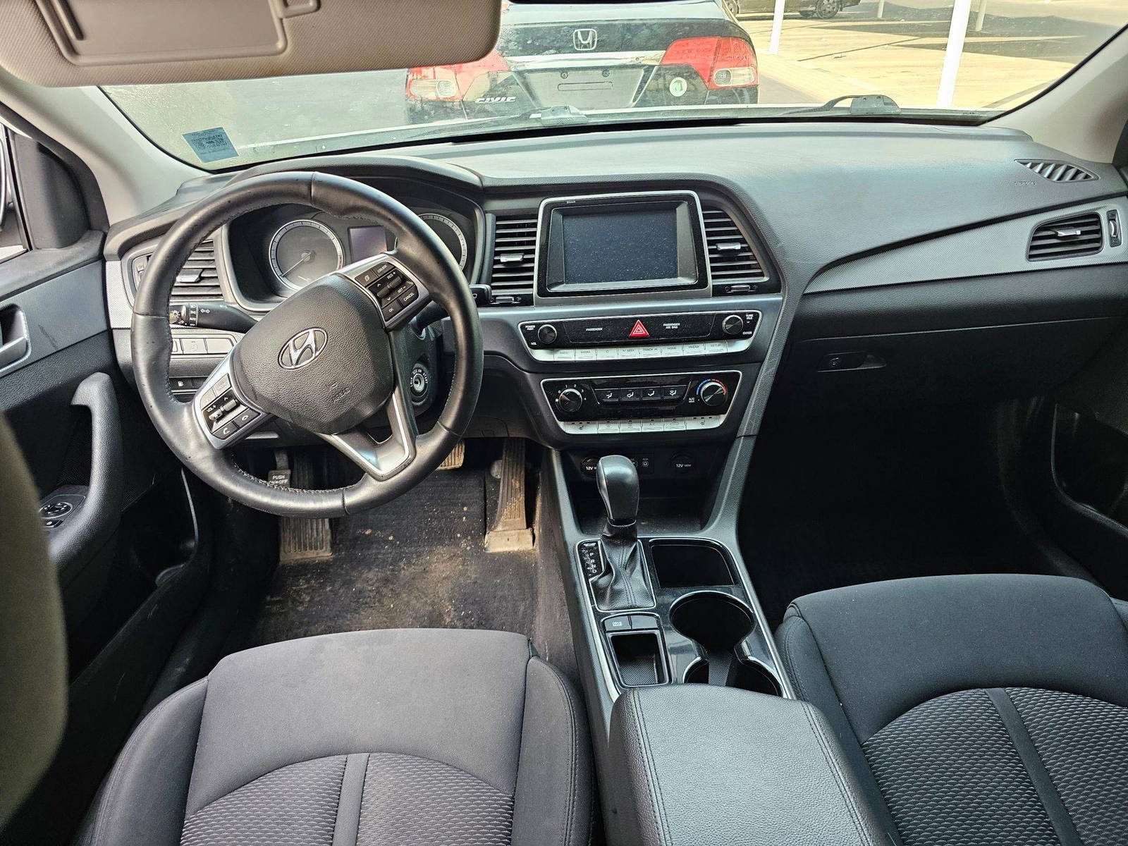 2018 HYUNDAI SONATA — 123749 KM — Lot 42712505 — Souq - Marhaba Auctions Used Cars - Image 7