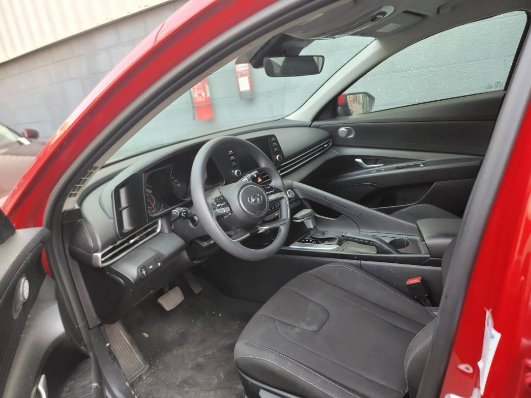 2022 HYUNDAI ELANTRA — 22489 KM — Lot 65917232 — Souq - Marhaba Auctions Used Cars - Image 6