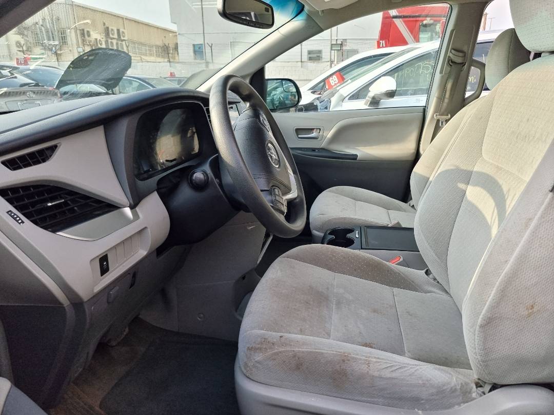 2015 TOYOTA SIENNA — 201094 Miles — Lot 124578 — Ind. 12 - Marhaba Auctions Used Cars - Image 8