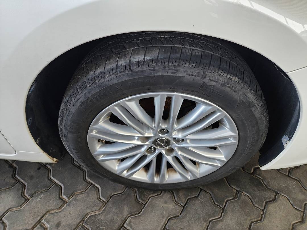 2015 LEXUS ES 350 — 112641 Miles — Lot 2173854 — Main - Marhaba Auctions Used Cars - Image 4