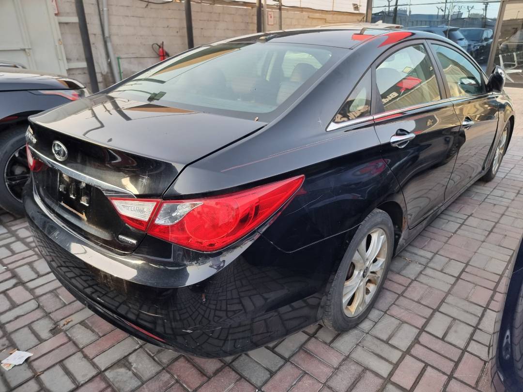 2011 HYUNDAI SONATA — 199475 Miles — Lot 215487 — Main - Marhaba Auctions Used Cars - Image 4