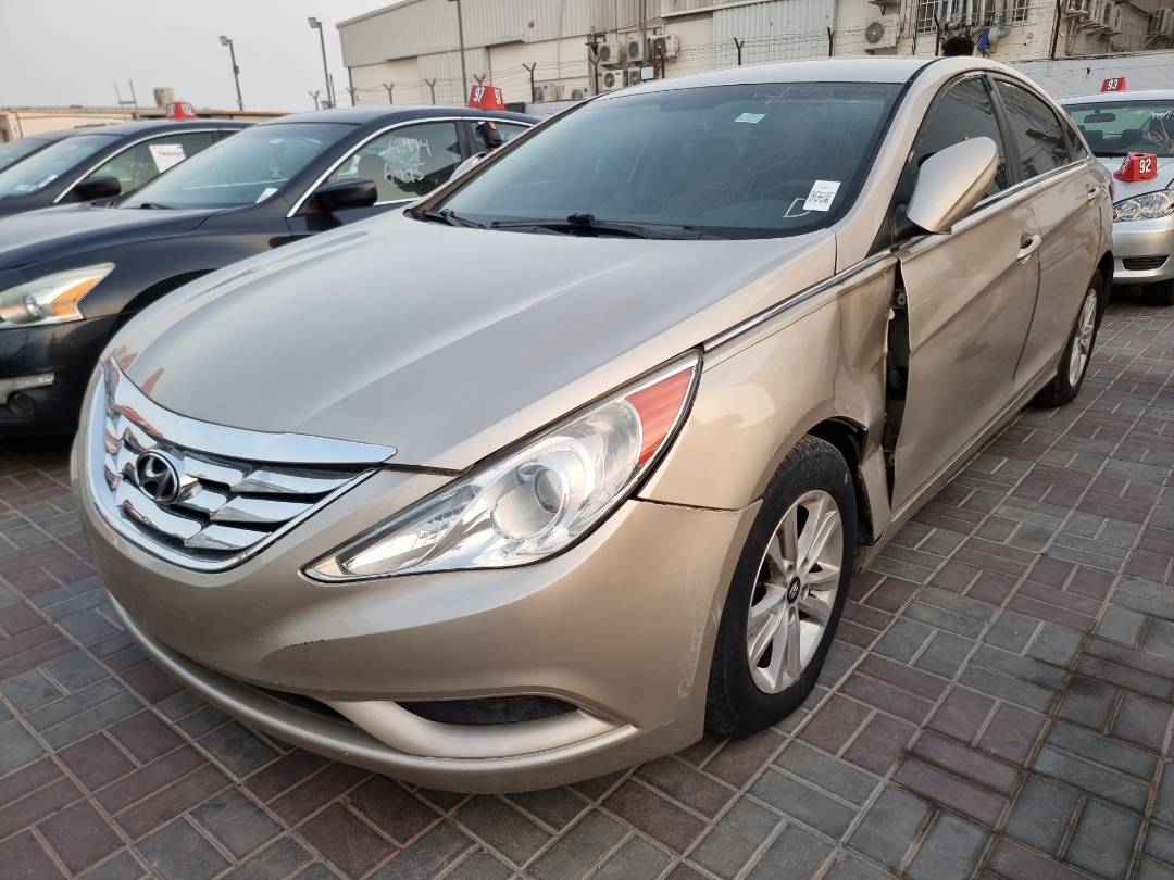 2011 HYUNDAI SONATA — 220064 Miles — Lot H269704 — Ind. 12 - Marhaba Auctions Used Cars - Image 4
