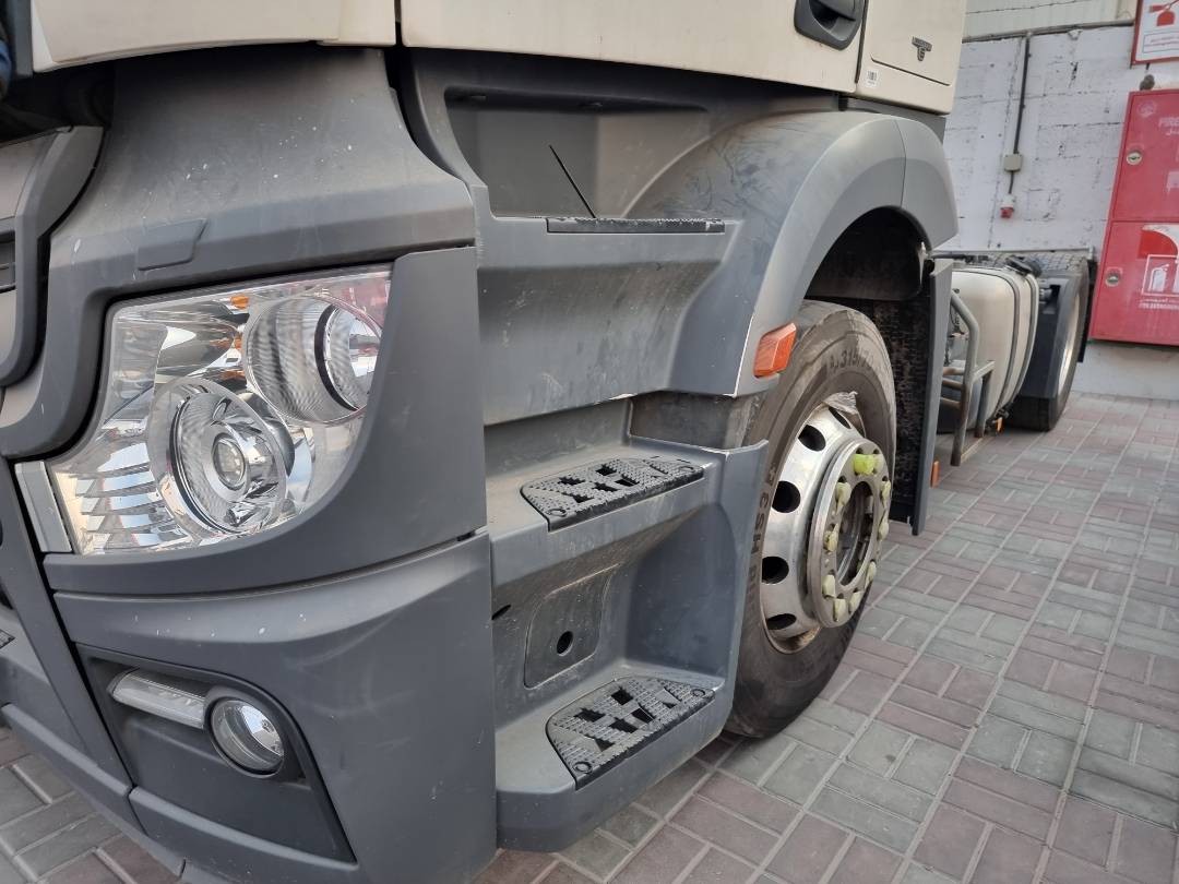 2017 MERCEDES BENZ ACTROS 1840 — 774380 KM — Lot 215487 — Al Quoz - Marhaba Auctions Used Cars - Image 7