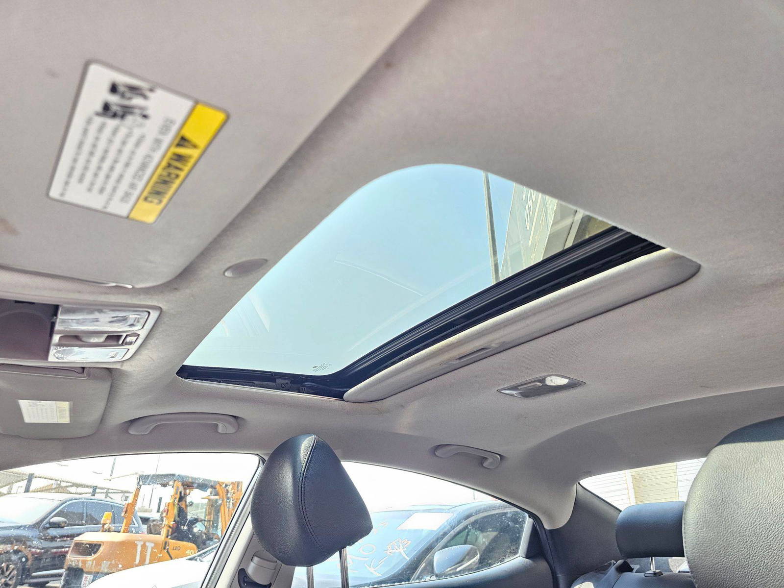 2014 HYUNDAI ELANTRA — 125419 Miles — Lot 42554774 — Souq - Marhaba Auctions Used Cars - Image 8